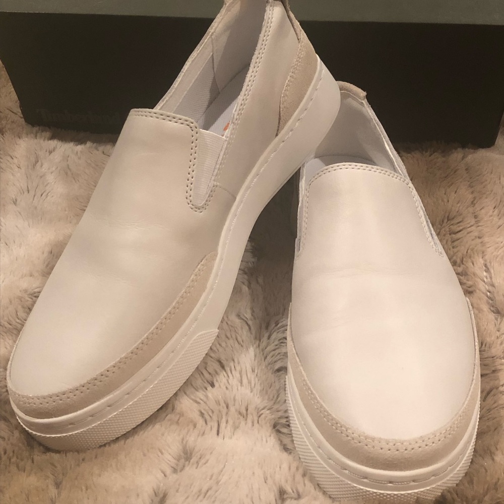 TIMBERLANDS ATLANTA GREEN SLIP-ON SHOE FOR WOMEN IN WHITE